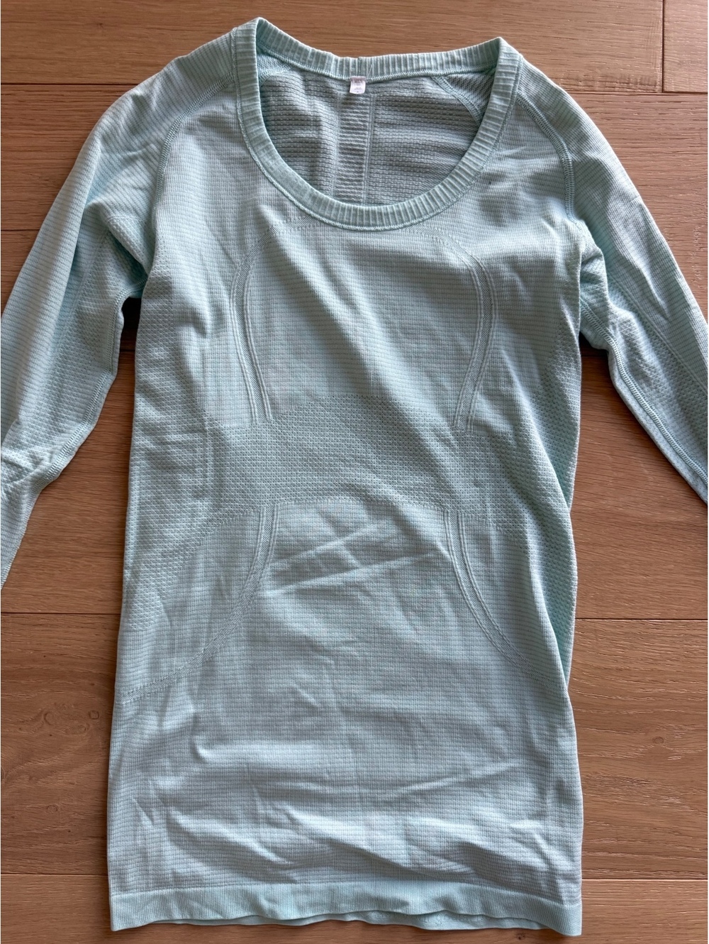 Lululemon Light Blue Seamless Long Sleeve Athletic Top Size 4